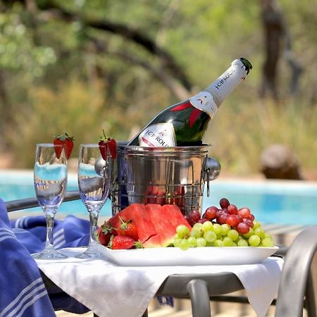 Tusk Bush Lodge Marloth Park Exterior foto