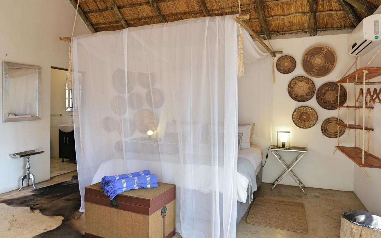 Tusk Bush Lodge Marloth Park Exterior foto