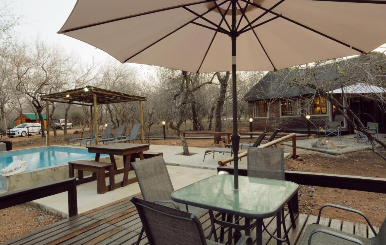 Tusk Bush Lodge Marloth Park Exterior foto