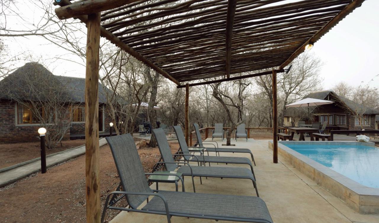Tusk Bush Lodge Marloth Park Exterior foto