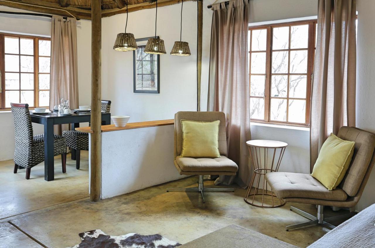 Tusk Bush Lodge Marloth Park Exterior foto
