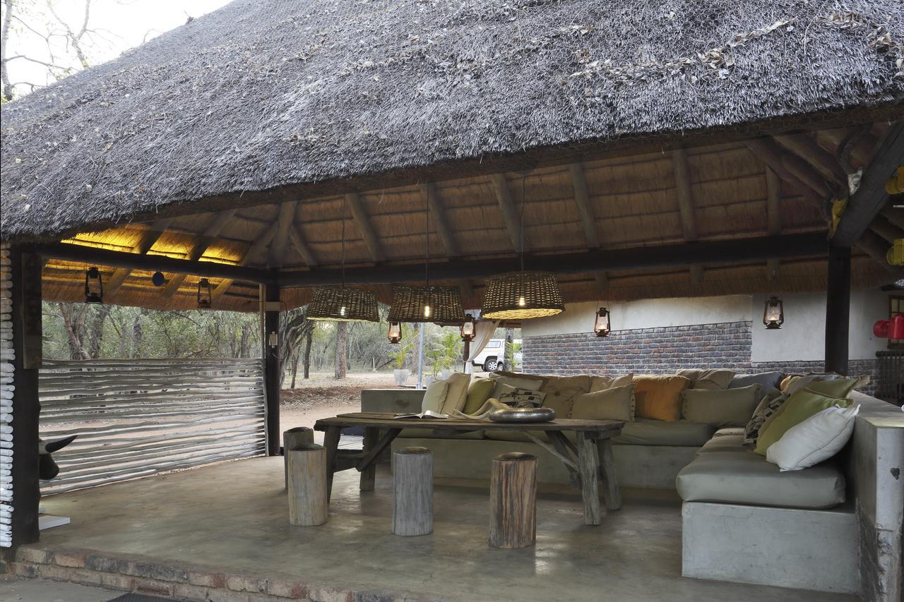 Tusk Bush Lodge Marloth Park Exterior foto